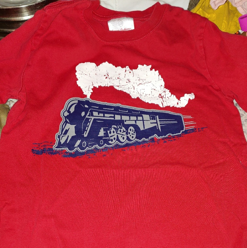 Hanna Andersson red train shirt size 110 5